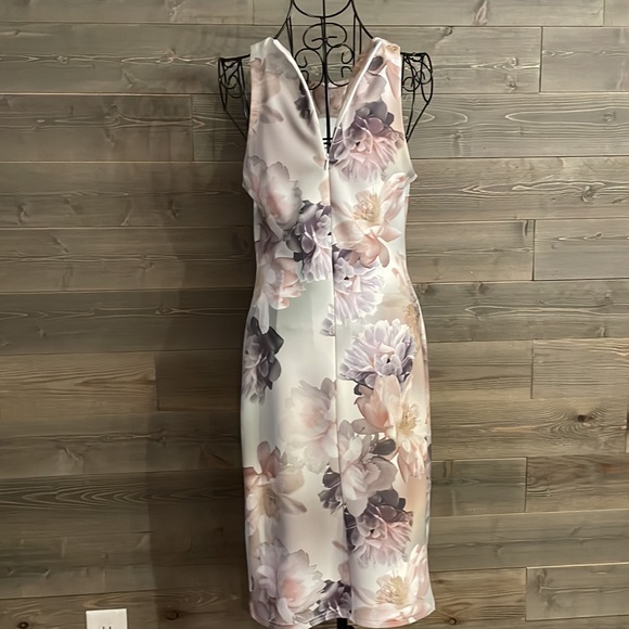 New look floral, sleeveless dress - Picture 6 of 9